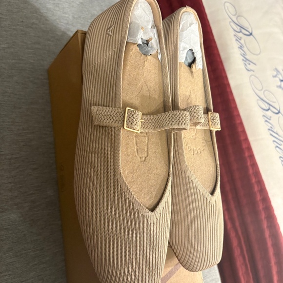 Vivaia Flat Shoes - Picture 2 of 8